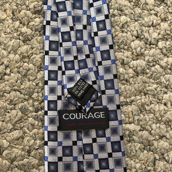 Tie - Picture 3 of 4